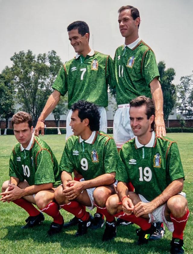 墨西哥队勇夺国际足球赛胜利 墨西哥队勇夺国际足球赛胜利