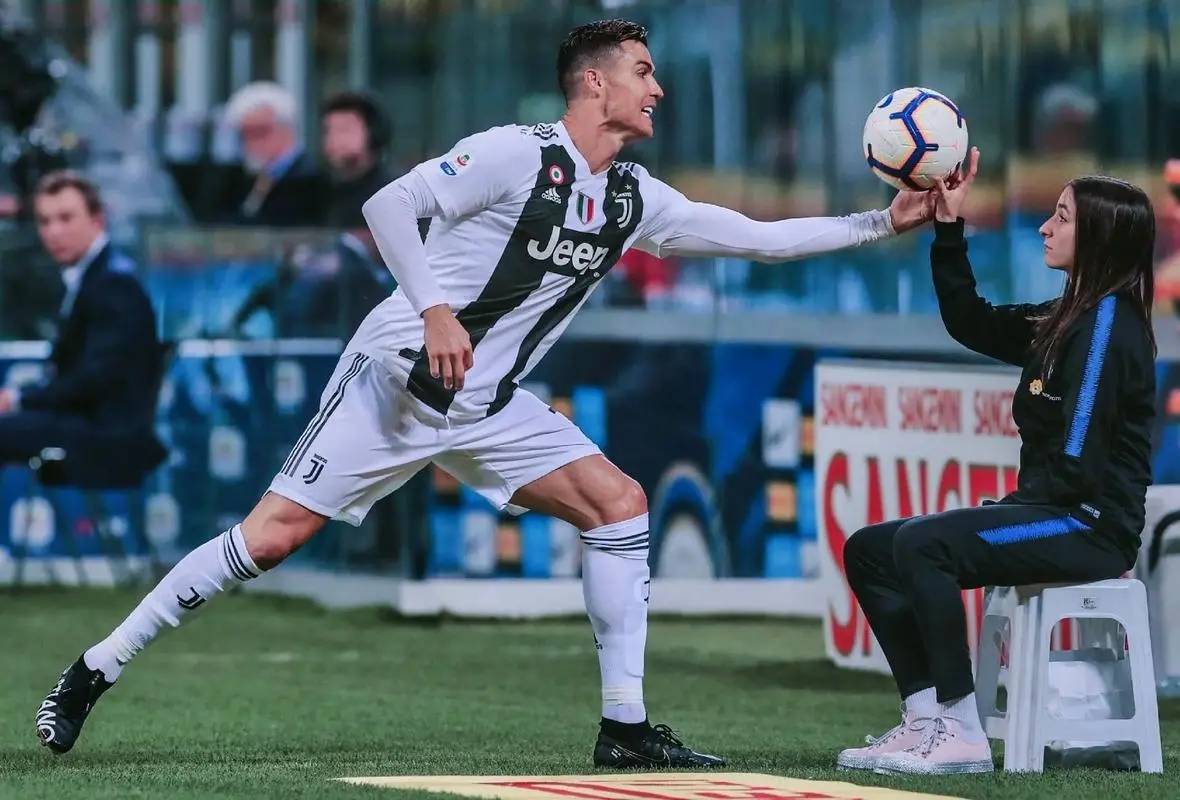 尤文图斯客场惨败,欧冠席位岌岌可危 尤文图斯客场惨败,欧冠席位岌岌可危