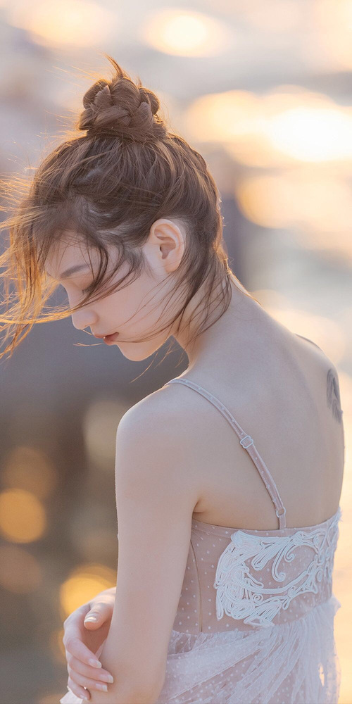 黑白直播网-范弗利特关键时刻连斩11分！新生代雷霆掀翻夺冠热门独行侠