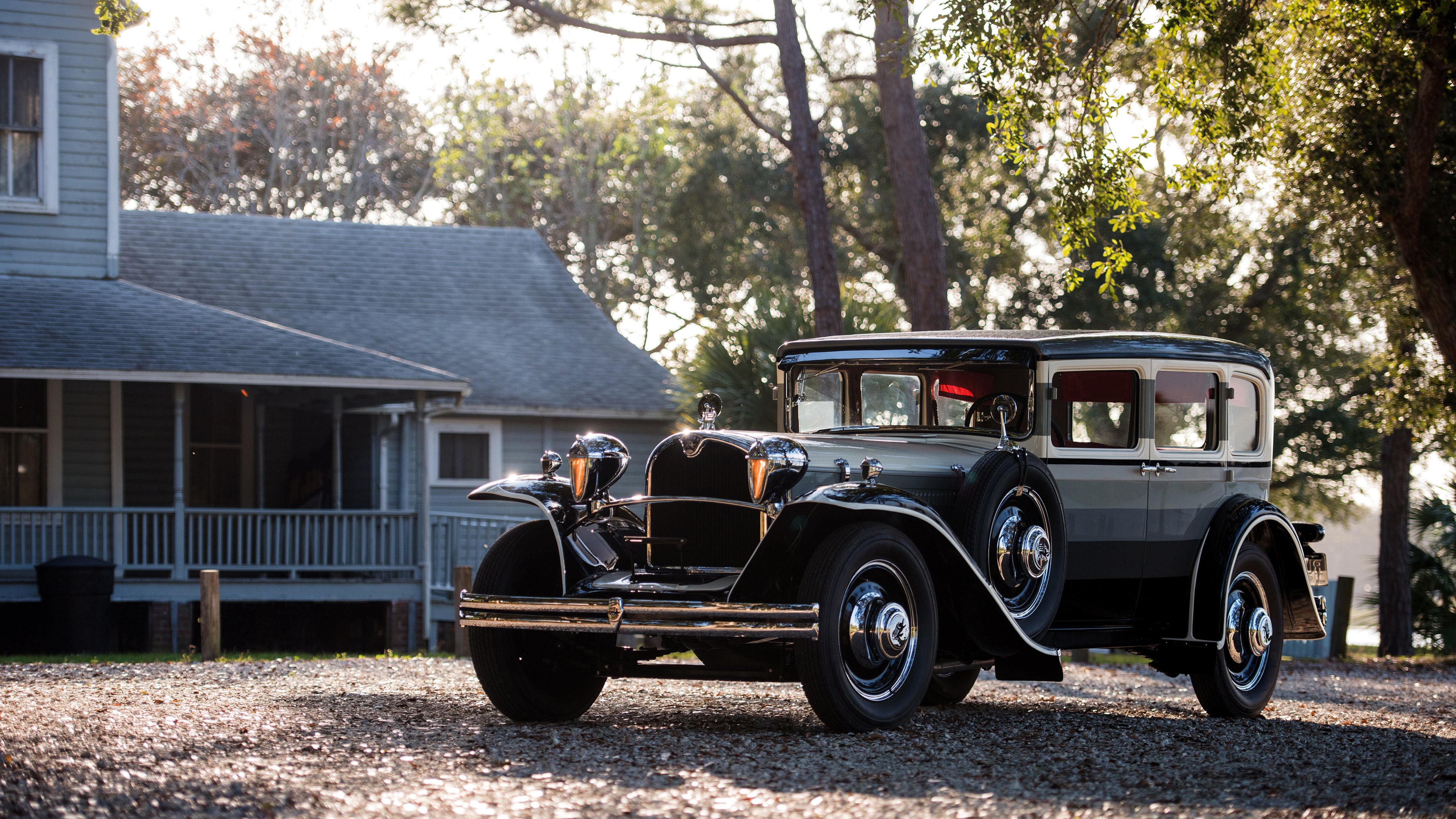 魔术师班凯罗引领进攻风暴,钢铁洪流马刺冲垮活塞防线