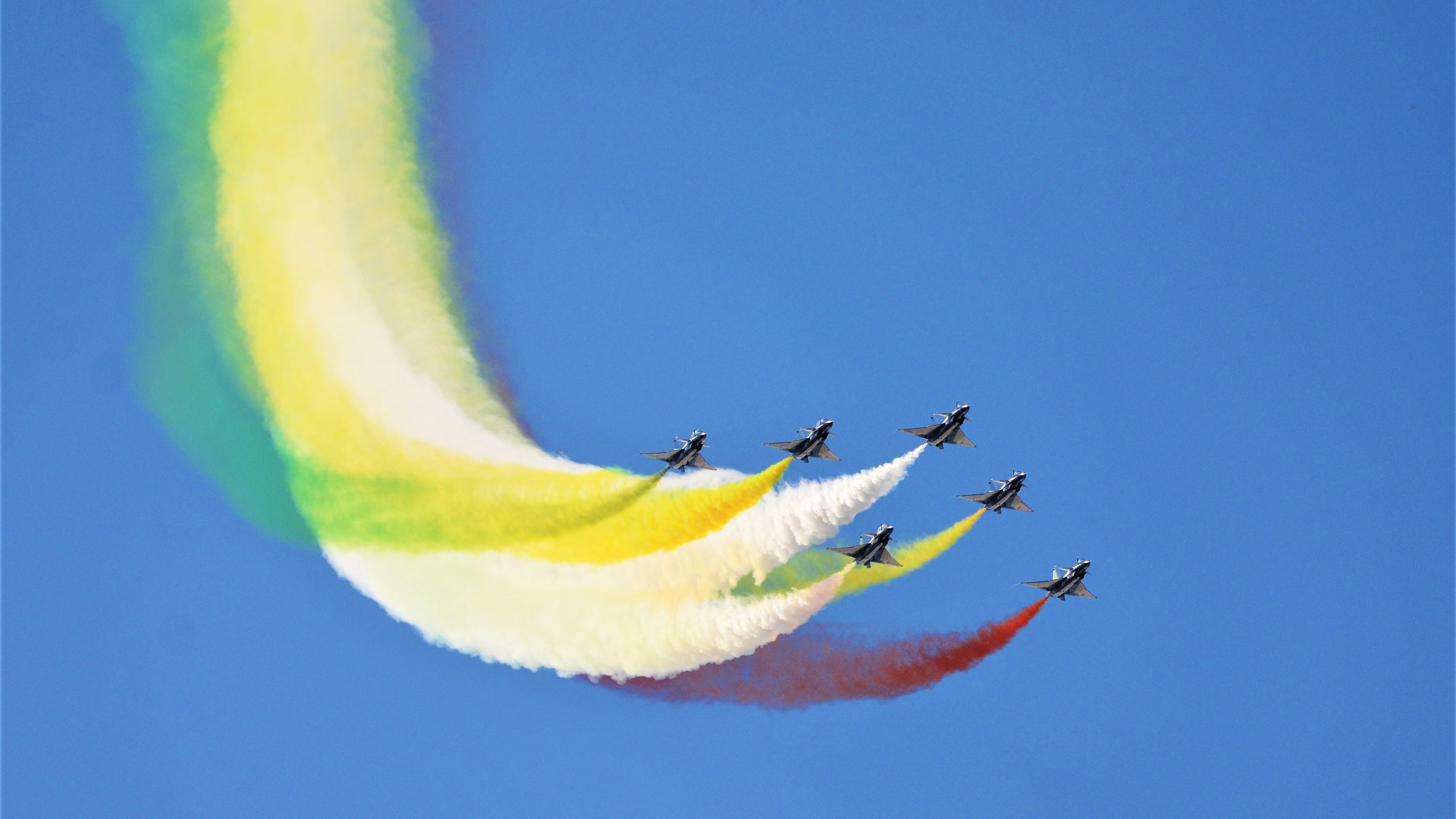 黑白直播nba-替补奇兵阿尔瓦雷斯闪耀伊蒂哈德，曼城用最曼城的方式，掀翻欧冠之王