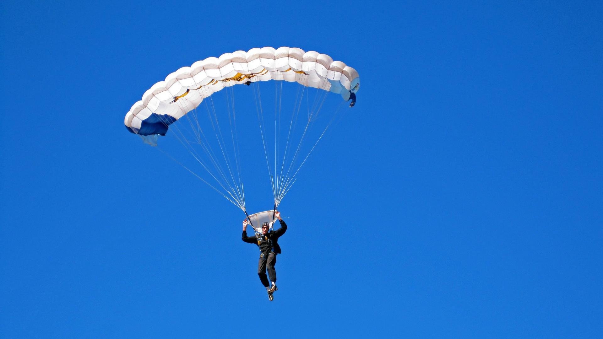 布伦森统治级数据闪耀，马刺强势横扫北京队