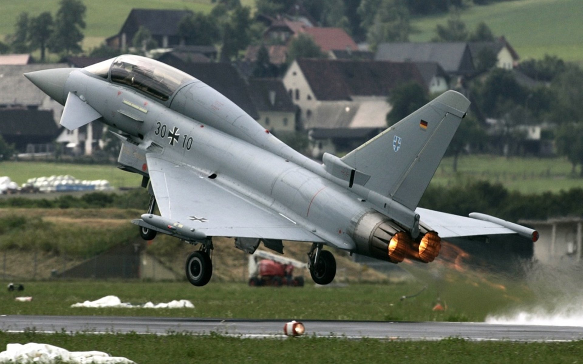 黑白直播在线观看nba-足球智慧的双重奏，奥亚尔萨瓦尔爆发引领日本轻取尼日利亚的战术启示