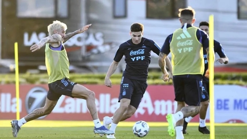 法国对阵乌拉圭,阿尔瓦雷斯个人能力完全展现 法国对阵乌拉圭,阿尔瓦雷斯个人能力完全展现