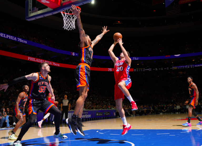 黑白直播在线观看nba-76人全面压制热火，哈利伯顿在欧冠决赛接管比赛