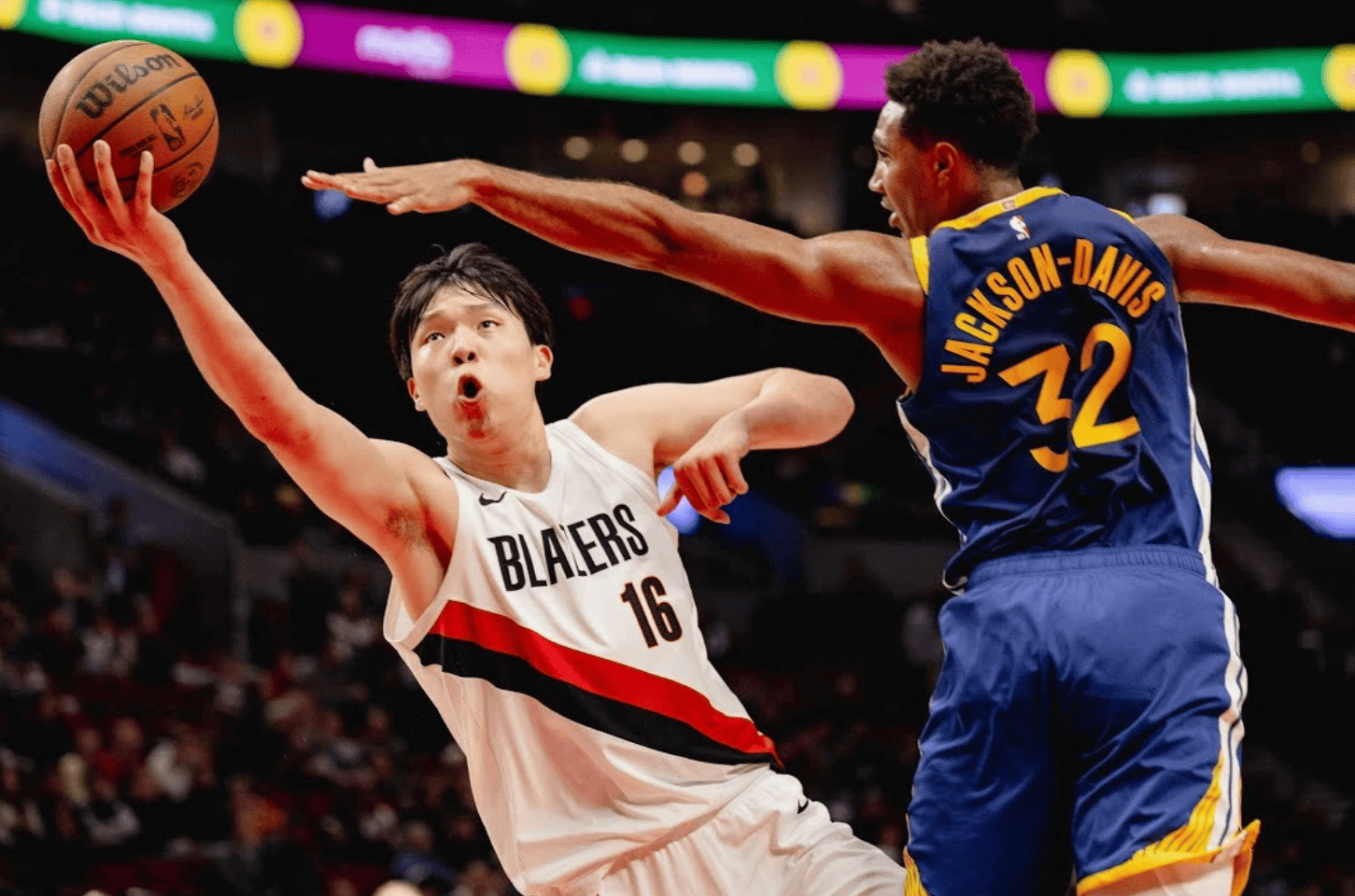 黑白直播nba-开拓者压哨击败活塞，霍勒迪在奥运周期关键战接管比赛