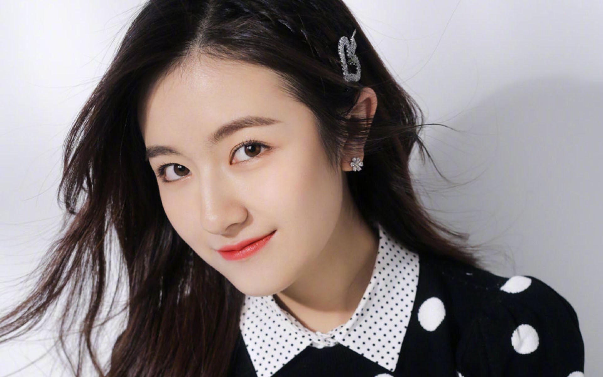 绿茵场与政治场,当欧冠淘汰赛遇上德国粉碎牙买加